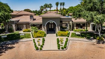 Versante apartments with resident clubhouse